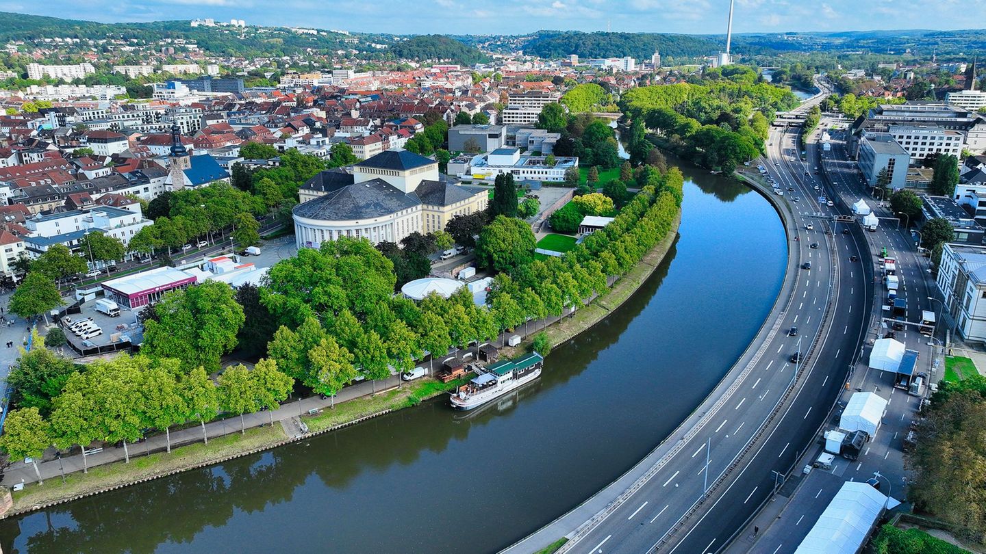 Die ganze Stadt richtet sich auf die Feierlichkeiten ein. (Symbolfoto) Foto: Laszlo Pinter/dpa