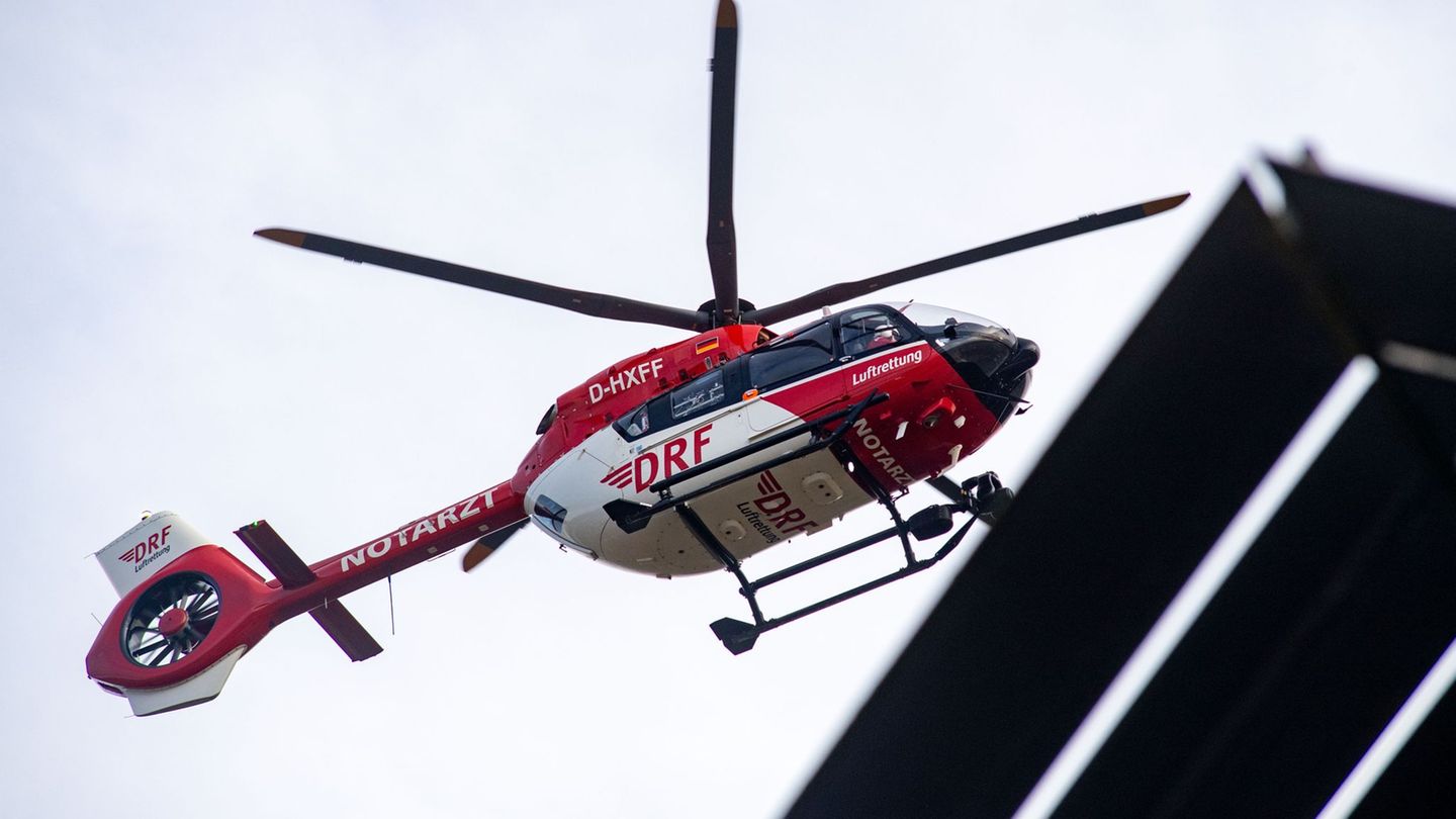 Der schwer verletzte Mann wurde in eine Spezialklinik in Lübeck geflogen. (Symbolbild) Foto: Stefan Sauer/dpa