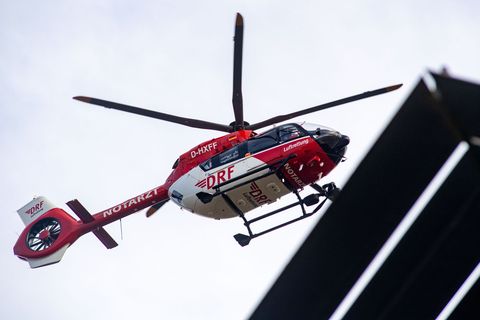 Der schwer verletzte Mann wurde in eine Spezialklinik in Lübeck geflogen. (Symbolbild) Foto: Stefan Sauer/dpa