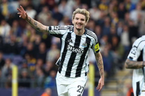 Nick Woltemade bejubelt sein erstes Tor in der Champions League. Foto: Bruno Fahy/Belga/dpa