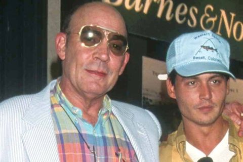 Schriftsteller Hunter S. Thompson mit Schauspieler Johnny Depp bei einer Veranstaltung.