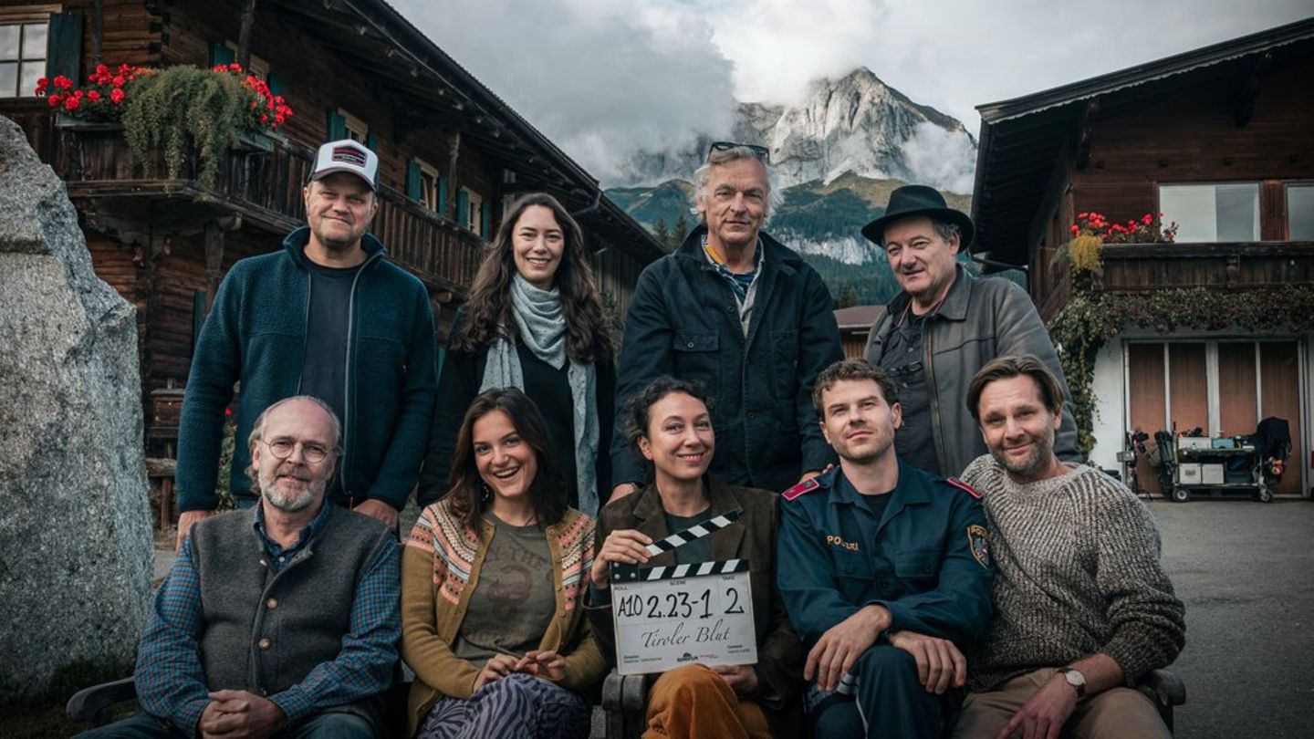 Neue Krimireihe "Tirolerblut" mit Hauptdarstellerin Ursula Strauss (u.M.) entsteht derzeit in Innsbruck.