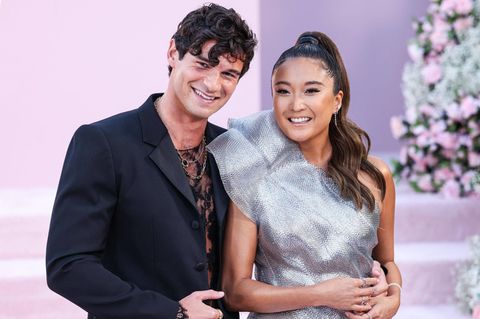 Die "Emily in Paris"-Stars Paul Forman und Ashley Park haben sich getrennt