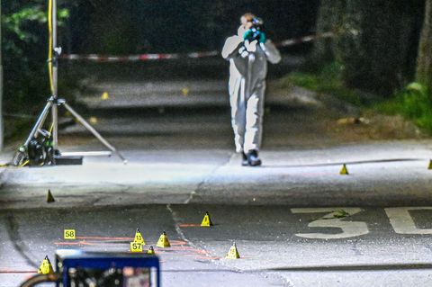 Bereits kurz nach den Schüssen in Göppingen laufen die Ermittlungen auf Hochtouren. Nun wurde ein Mann angeklagt. (Archivbild) F