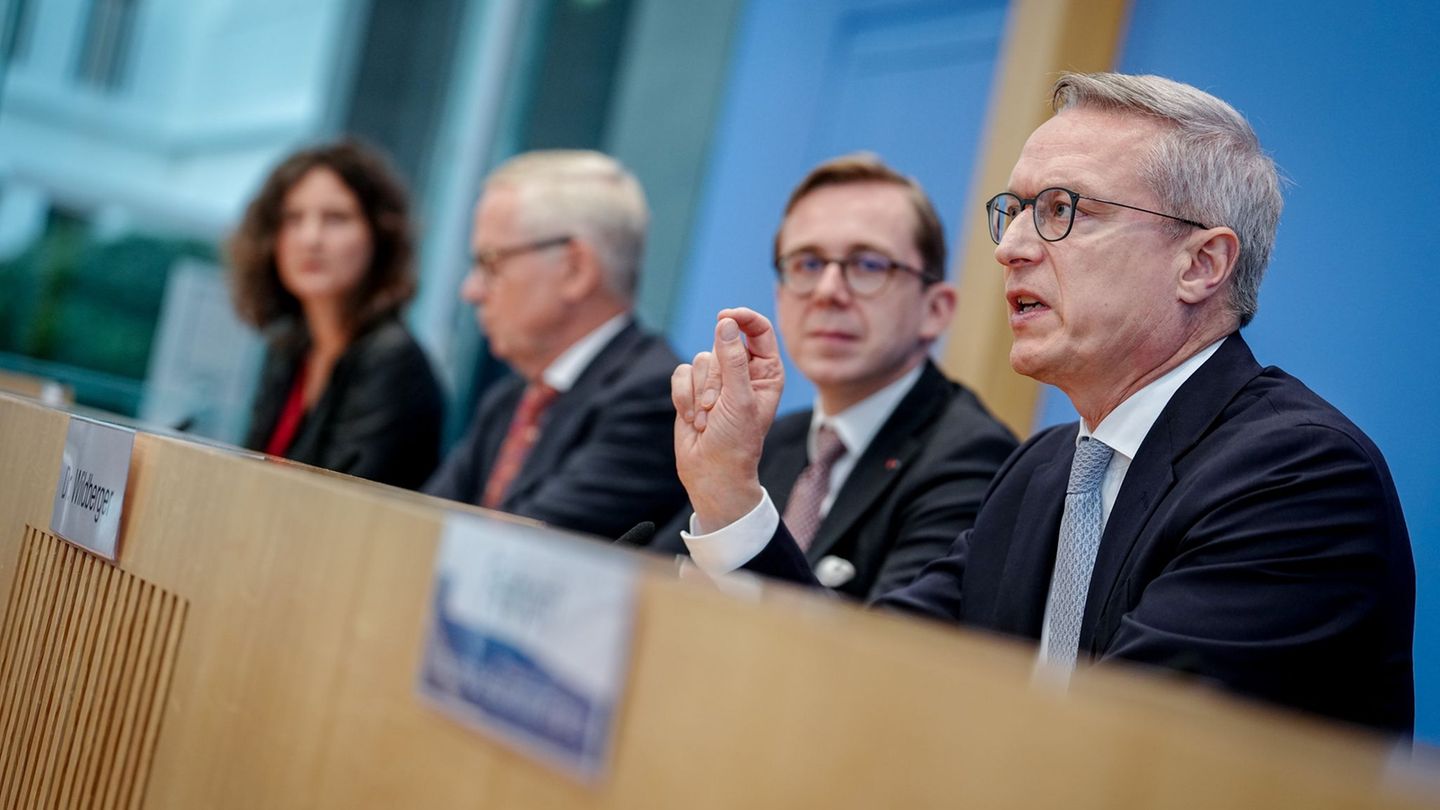 Independent experts: Control council calls for more practical checks for better laws