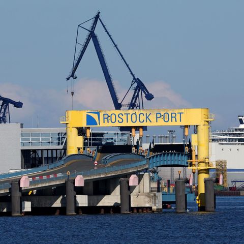Das Fährterminal im Überseehafen Rostock an der Ostsee