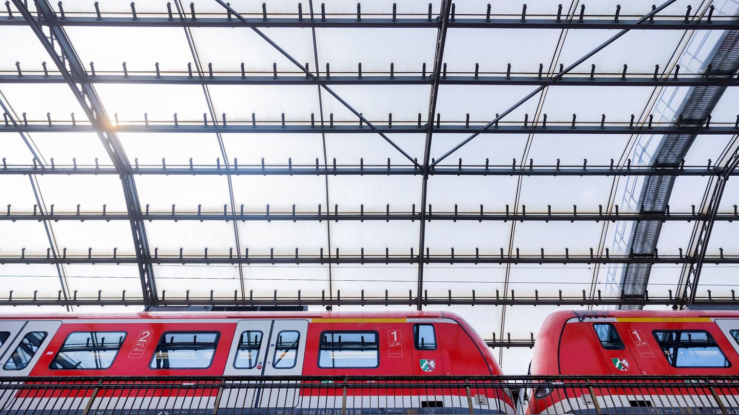 Ein Gesetz zur Bündelung des Schienennahverkehrs in NRW in einer Gesellschaft sorgt für Unmut bei. (Archivbild) Foto: Rolf Venne