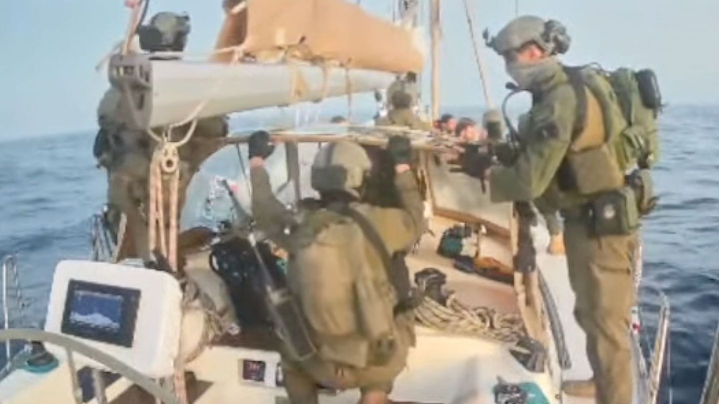 Maskierte israelische Soldaten haben die Boote der Gaza-Hilfsflotte vor Erreichen des Küstenstreifens geentert und die Besatzung
