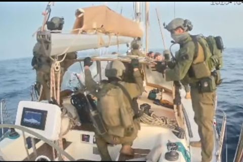 Maskierte israelische Soldaten haben die Boote der Gaza-Hilfsflotte vor Erreichen des Küstenstreifens geentert und die Besatzung