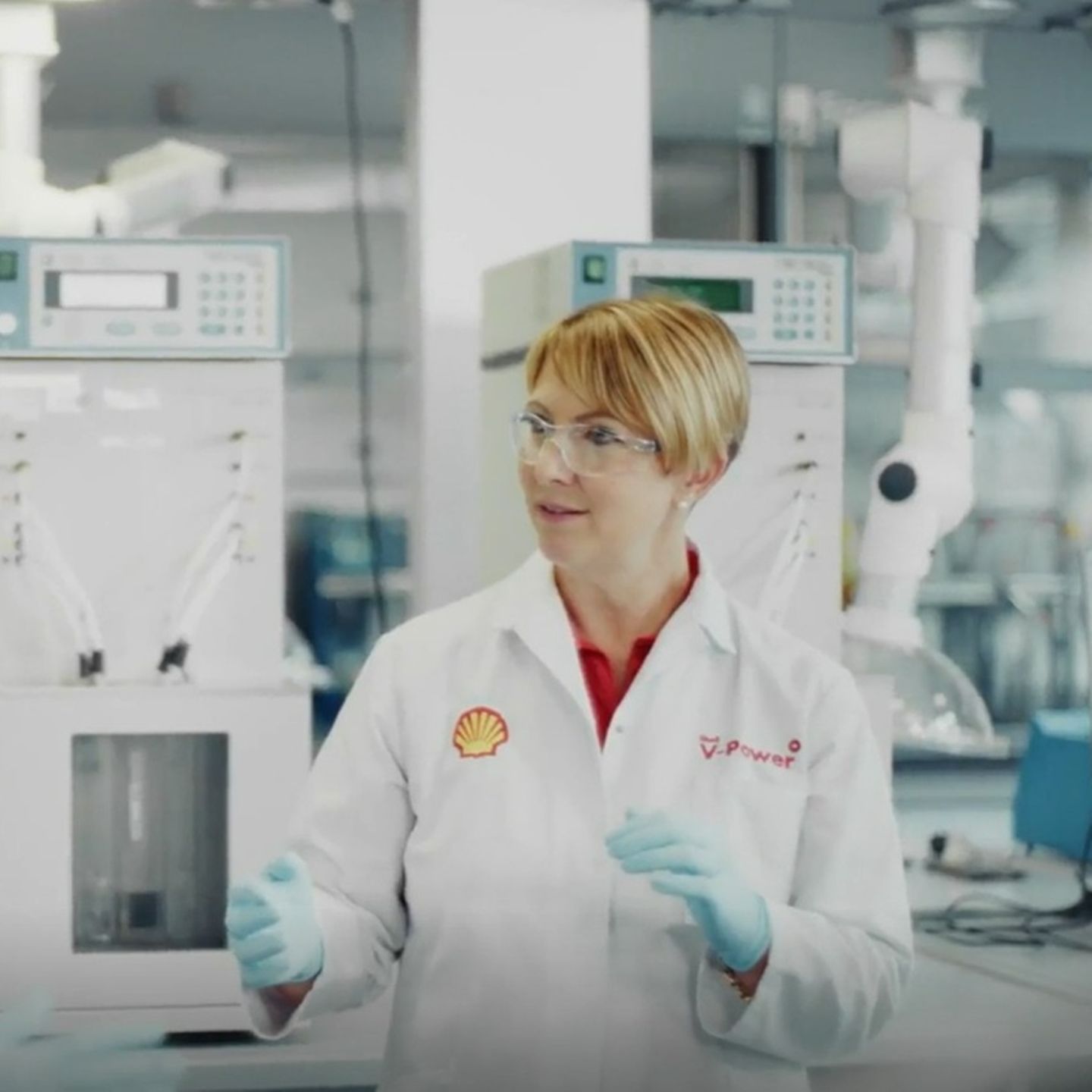 Im Shell Labor entsteht ein neuer Formel-1-Rennkraftstoff aus nicht-fossilen Rohstoffen