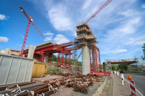 Stocken manche Autobahnprojekte in Hessen? Darüber hat der Landtag kontrovers diskutiert. (Symbolbild) Foto: Nadine Weigel/Dpa/N