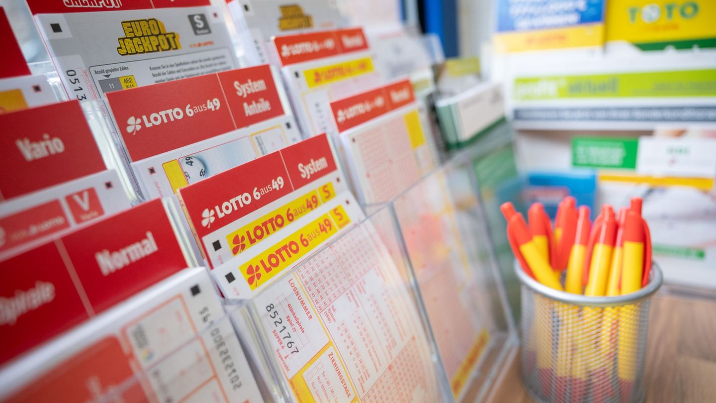 Die auf dem Lottoschein vermerkte siebenstellige Ziffernfolge 2243327 führte zum Millionengewinn. (Archivbild) Foto: Sebastian G