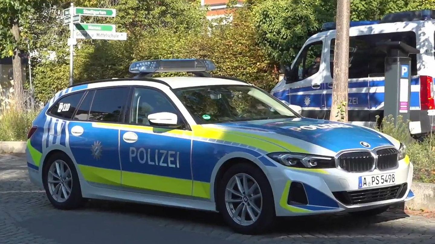 In Friedberg in Bayern hat die Polizei an einer Schule einen Verdächtigen festgenommen
