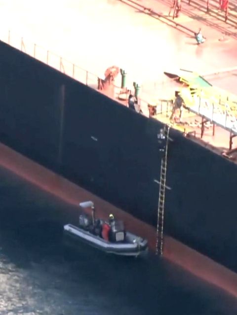 Frachter Video zeigt Stopp von verdächtigem russischen Tanker