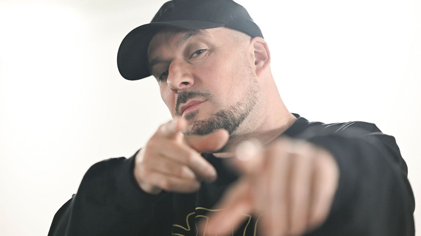 Mit "Lan Juks" begibt sich Kool Savas auf Spurensuche in seine eigene Vergangenheit und liefert dabei ein Album, das Hip-Hop-Fan