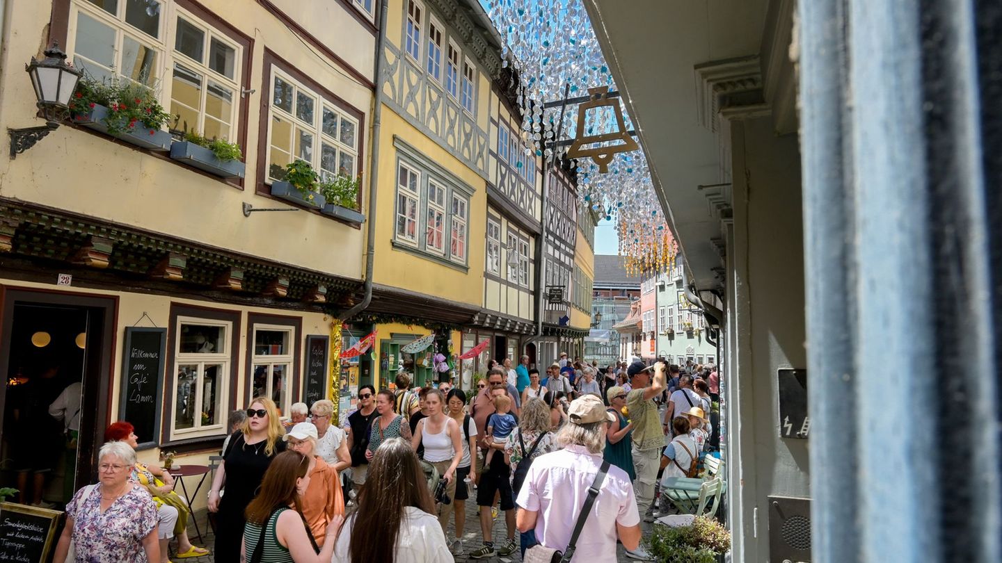 Erfurt registrierte bei den Übernachtungen einen Zuwachs um 1,5 Prozent im Vergleich zum Vorjahr. (Archivbild) Foto: Heiko Rebsc