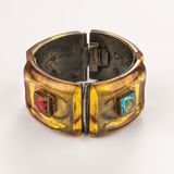 Armband mit Strasssteinen