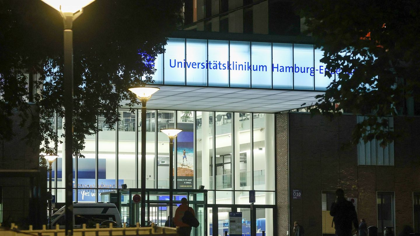 Höhere Personalkosten und Mieten lassen die Bilanz des UKE tief ins Minus rutschen. (Archivbild) Foto: Bodo Marks/dpa