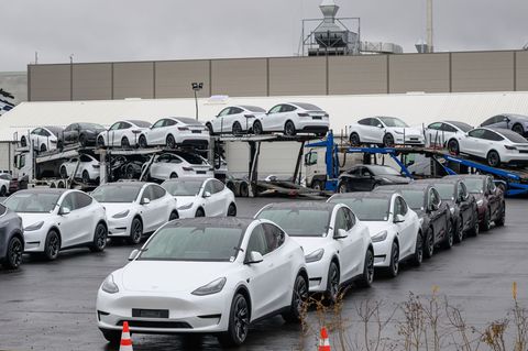 Tesla verbucht einen Verkaufsrekord. Foto: Patrick Pleul/dpa