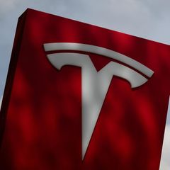 Das Logo von Tesla