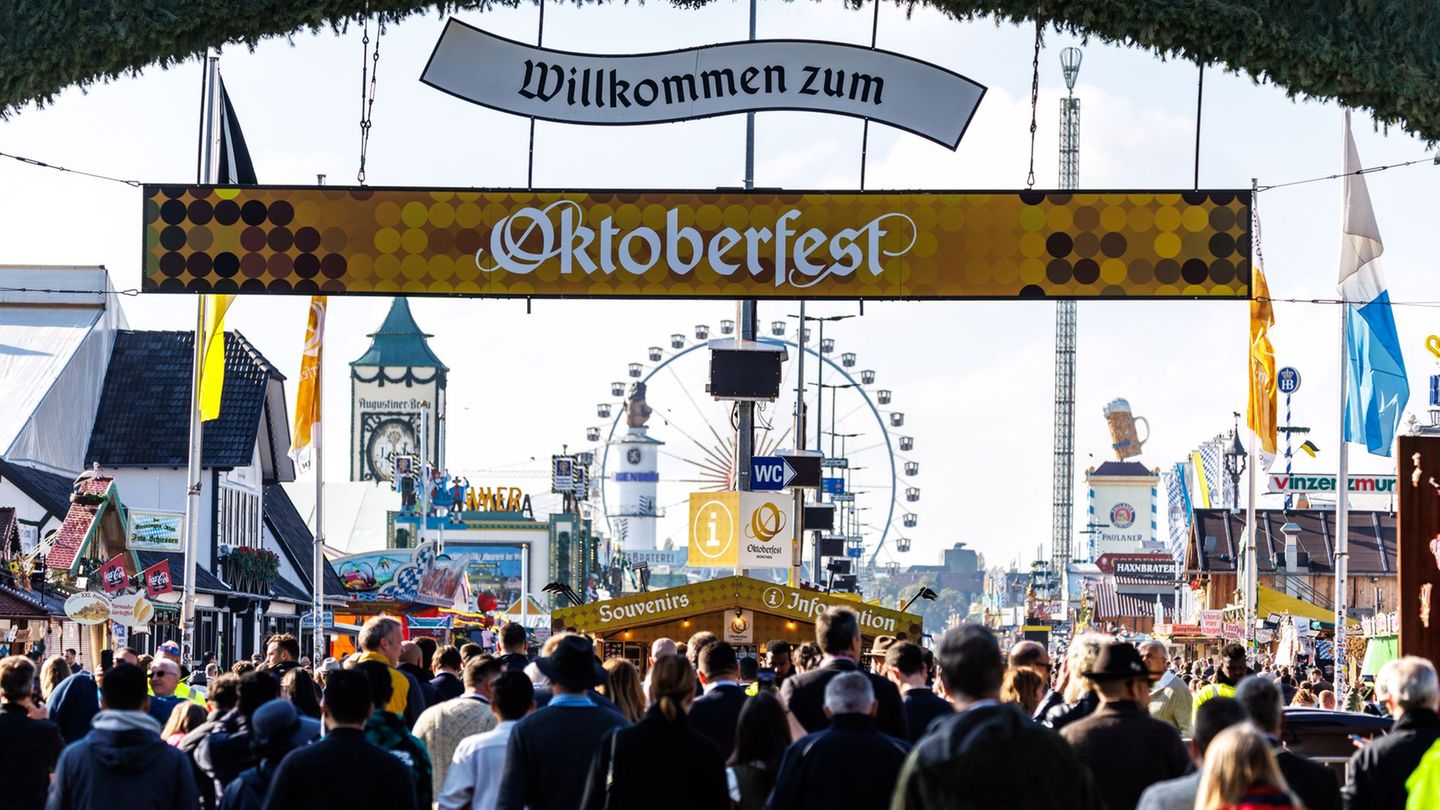 Auf dem Oktoberfest läuft der Betrieb mittlerweile wieder normal. Foto: Matthias Balk/dpa