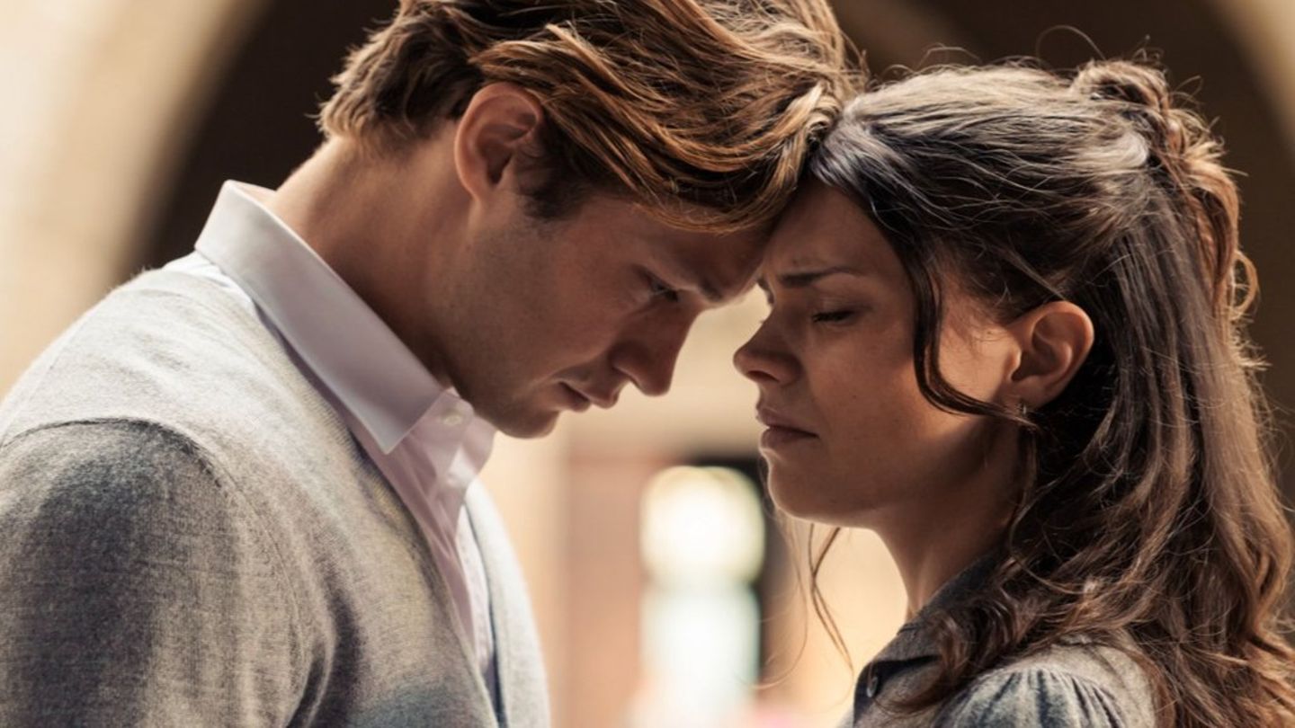 Damian Hardung und Harriet Herbig-Matten in "Maxton Hall".