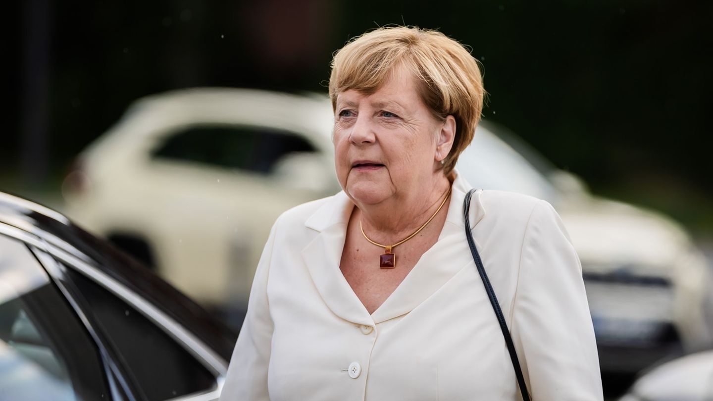 Merkel geht hart mit der AfD ins Gericht. (Archivbild) Foto: Christoph Soeder/dpa