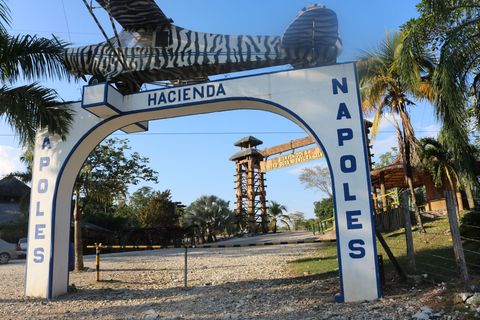 Die "Hacienda Nápoles" war das Luxusanwesen von Drogenboss Pablo Escobar. (Archivbild) Foto: Sinikka Tarvainen/dpa