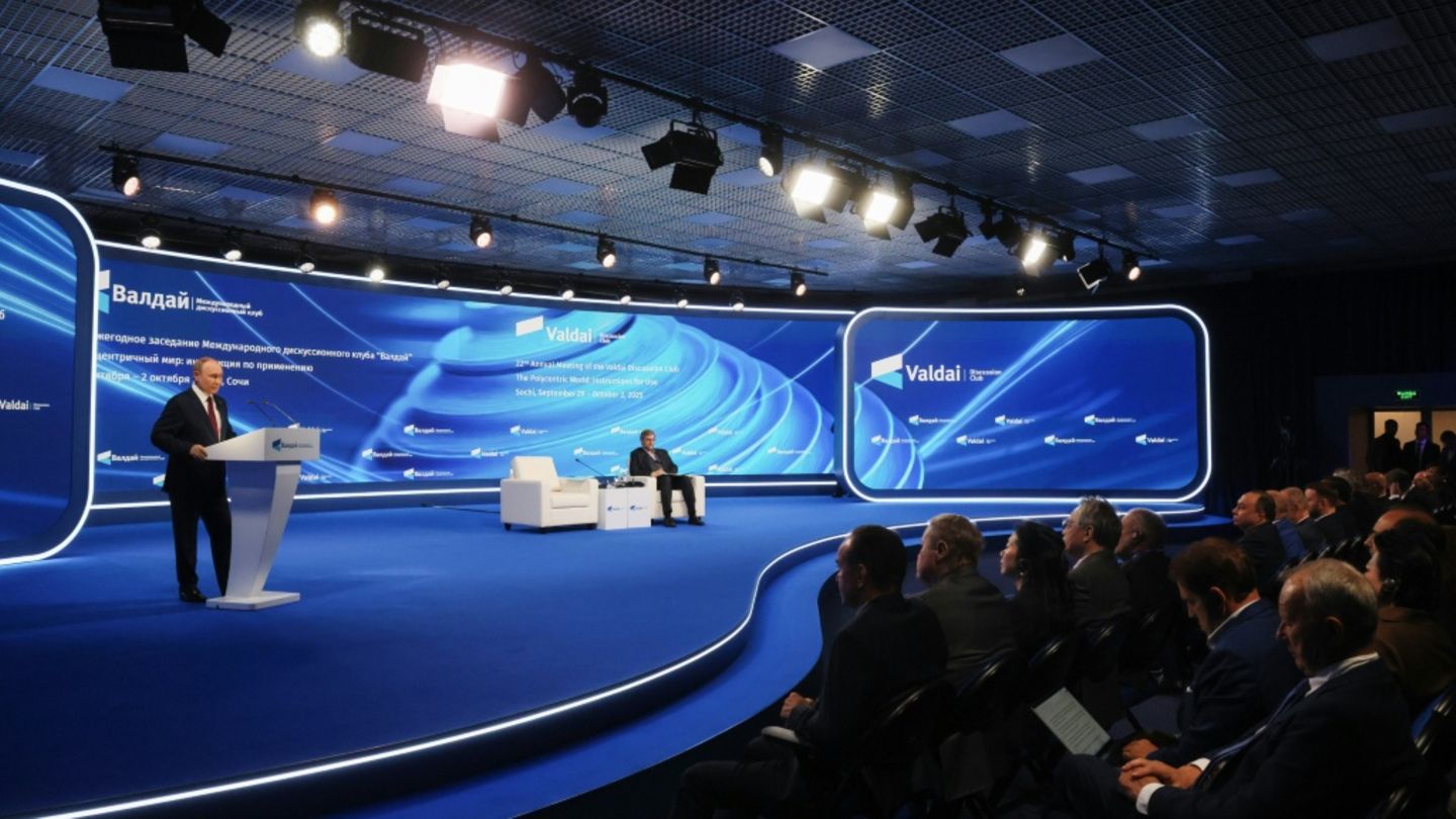 Kreml-Chef Wladimir Putin bei Forum in Sotschi