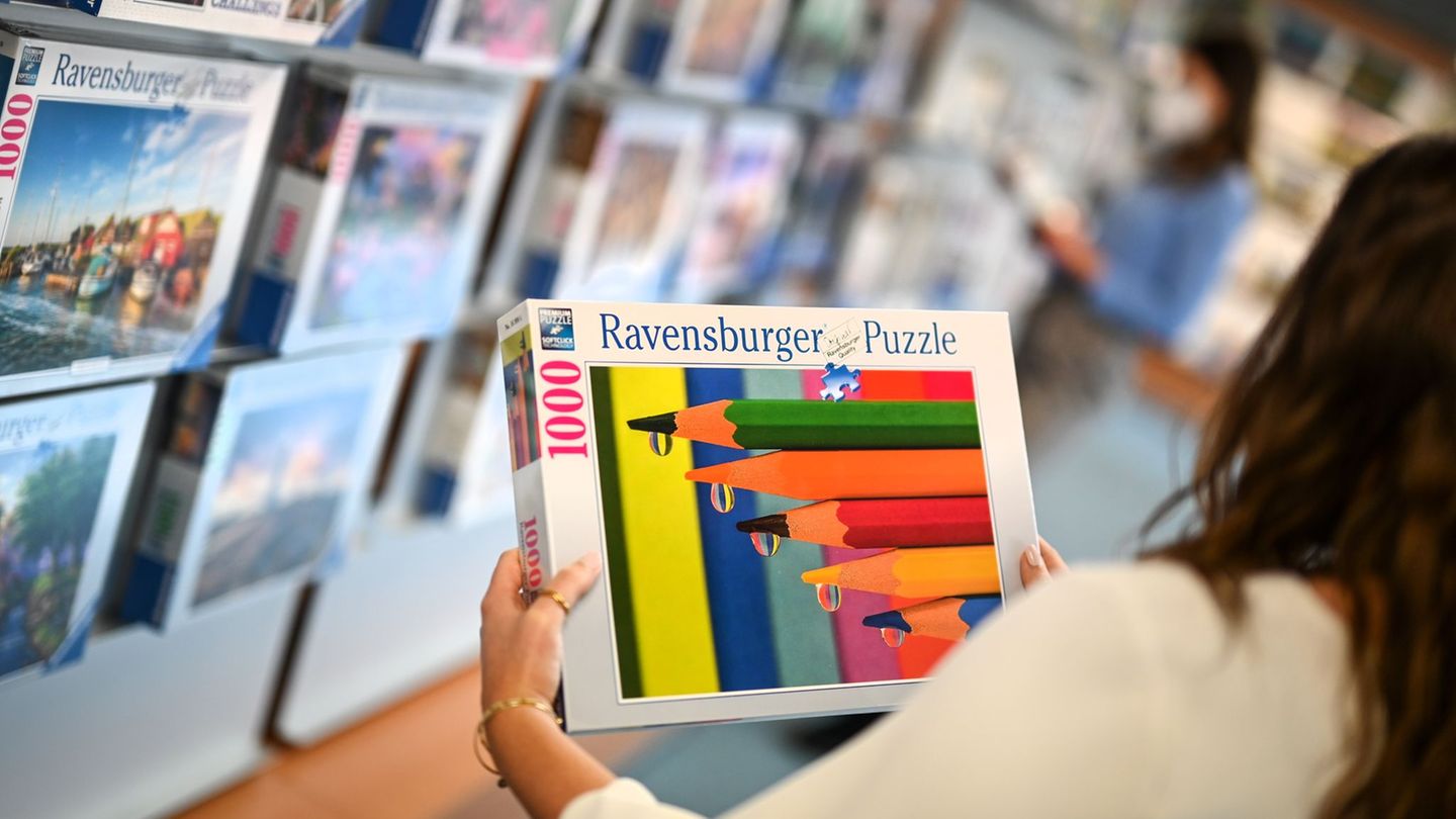 “Mr. Ravensburger”: A life for the blue triangle: Otto Julius Maier is 95