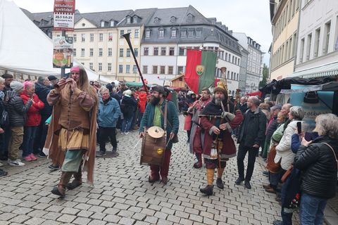 Drei Tage lang feiert Gera das Höhlerfest mit Festumzug, Konzerten und offenen Tiefenkellern. (Archivbild) Foto: Bodo Schackow/d