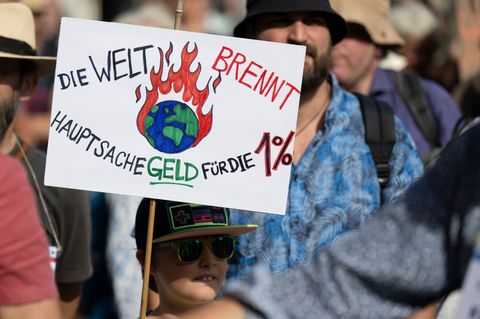 Die Unterstützung für Bewegungen für "Fridays for Future" ist einer Umfrage zufolge leicht gesunken. (Archivbild) Foto: Boris Ro