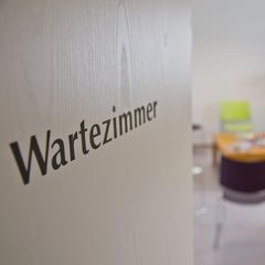 Termine ausgebucht, aber das Wartezimmer ist leer: Für Arztpraxen ist das sehr ärgerlich
