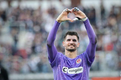 Ist mittlerweile einer der Besten in der Bundesliga: St. Paulis Torwart Nikola Vasilj. (Archiv) Foto: Christian Charisius/dpa