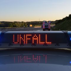 Ein 34-Jähriger ist schwer verletzt. (Symbolbild) Foto: Stefan Puchner/dpa