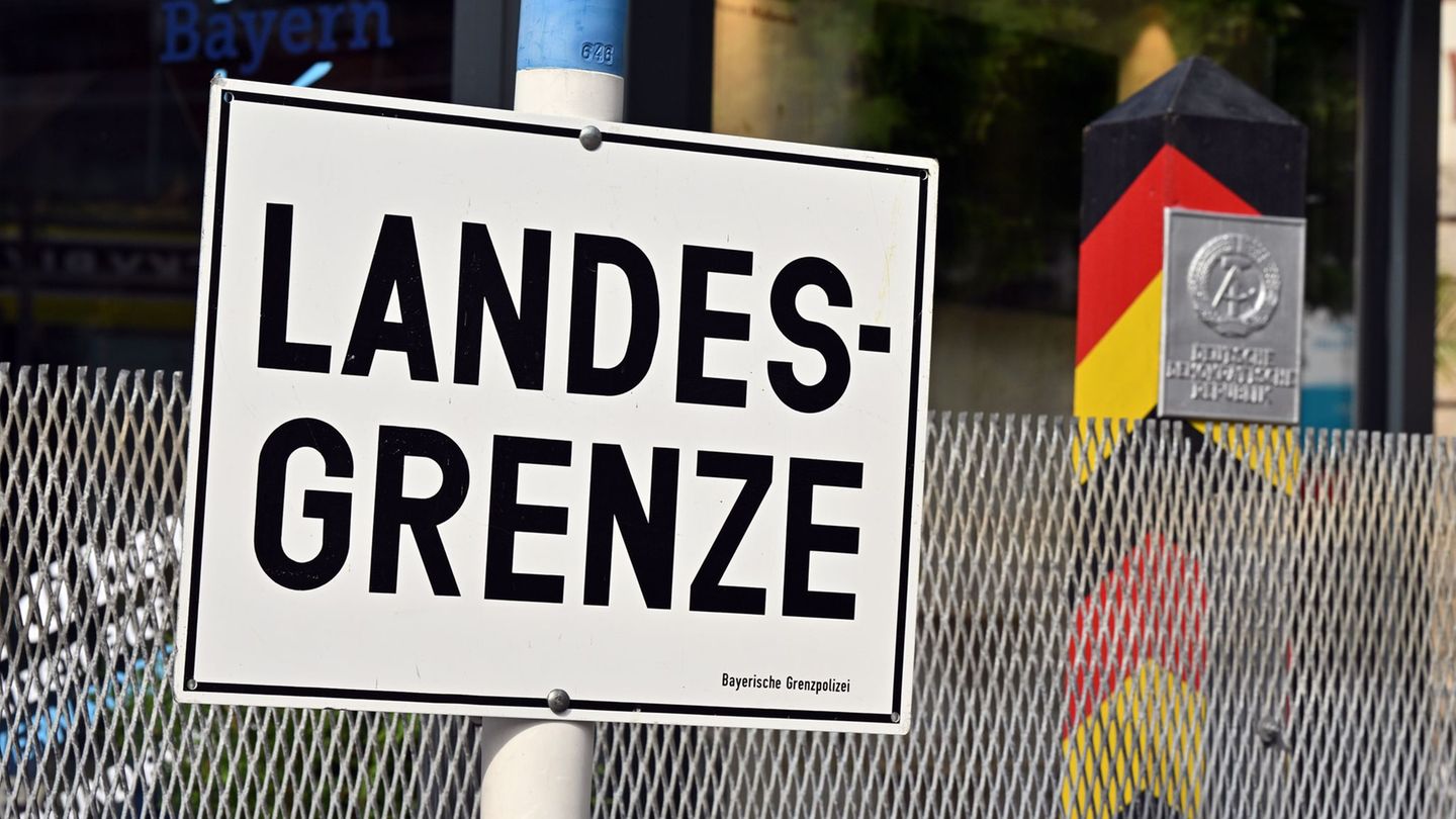 Zum Tag der Deutschen Einheit fordert Thüringens Ministerpräsident Mario Voigt (CDU) einen zweiten Aufbruch. (Symbolbild) Foto: