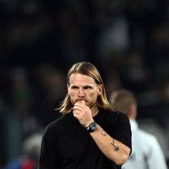 Nachdenklicher Eugen Polanski: Dem Interimscoach von Borussia Mönchengladbach fehlen wichtige Spieler Foto: Federico Gambarini/d