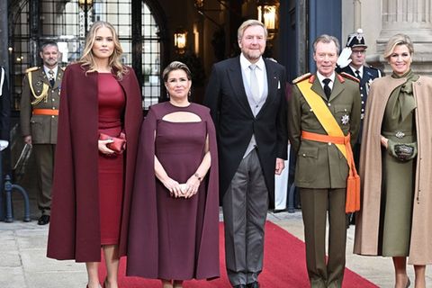 (v.l.n.r.): Prinzessin Amalia der Niederlande, Maria Teresa von Luxemburg, König Willem-Alexander, der abgedankte Großherzog H