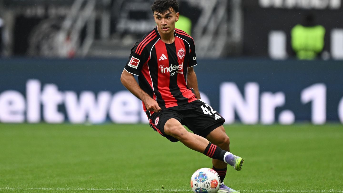 Frankfurts Senkrechtstarter Can Uzun steht gegen Bayern München besonders im Fokus. Foto: Arne Dedert/dpa