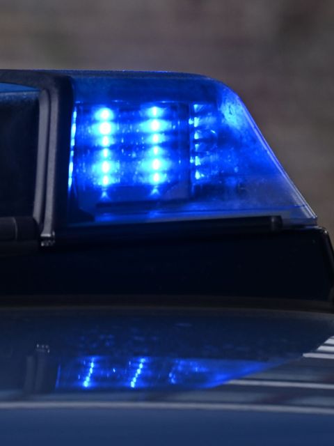 Die Polizei nahm den Verdächtigen noch am Tatort fest. (Symbolbild) Foto: Bernd Weißbrod/dpa