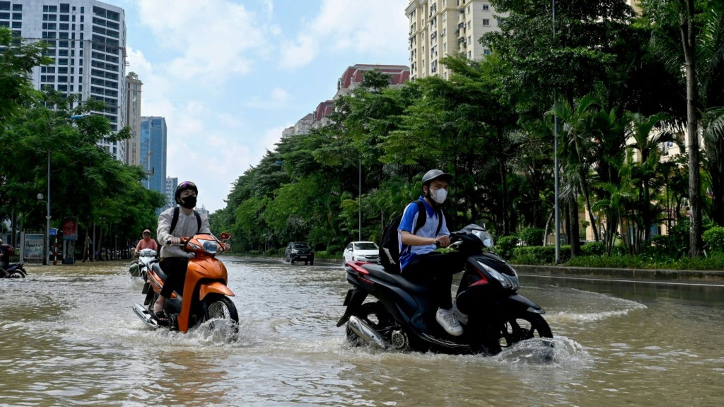 Überschwemmte Straße in Hanoi