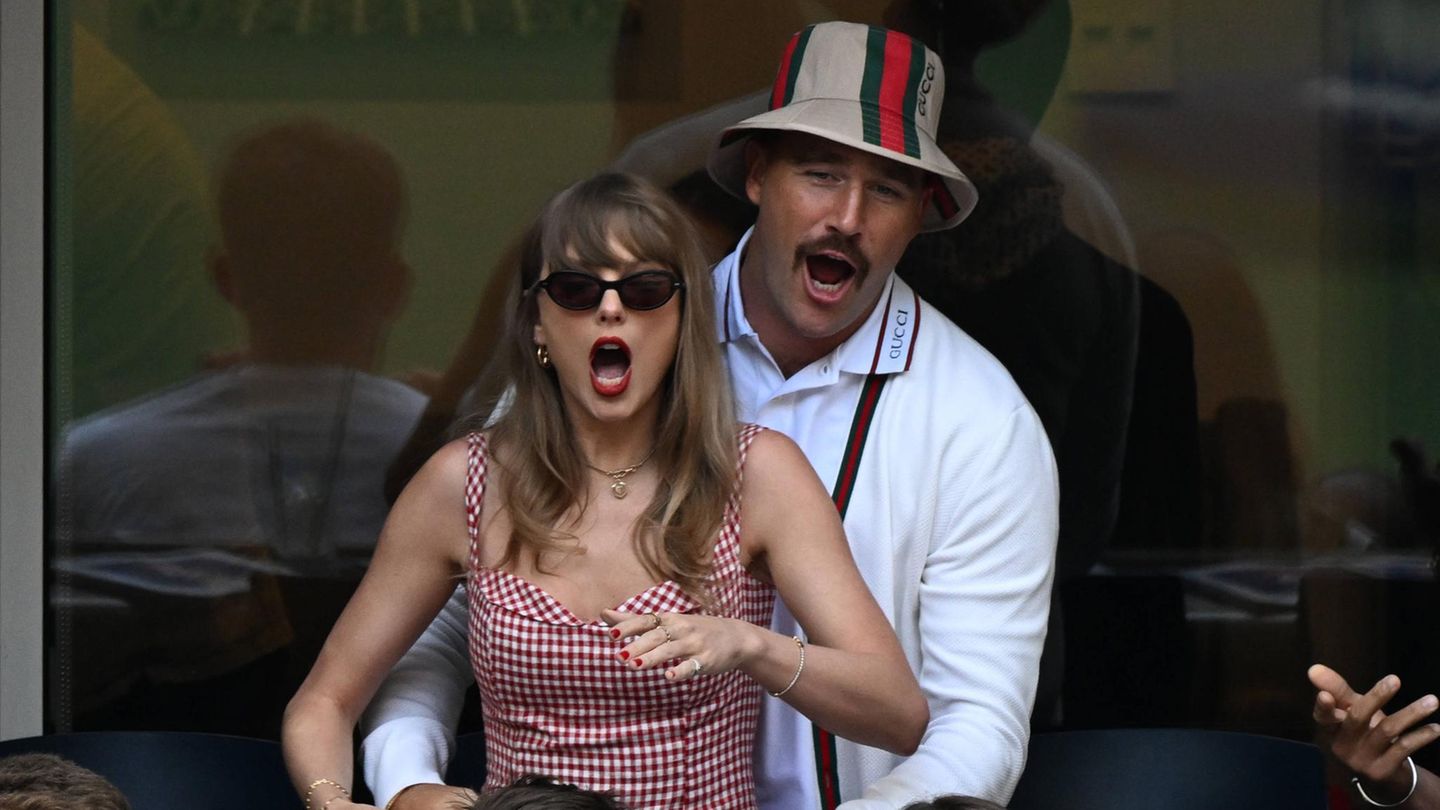 Taylor Swift sings on a new album about Travis Kelces “Magic Wand”