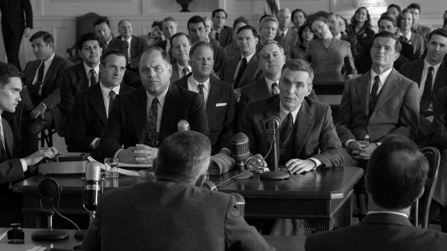 J. Robert Oppenheimer (Cillian Murphy) muss sich nach den Atombombenabwürfen nicht nur vor seinem eigenen Gewissen verantworte