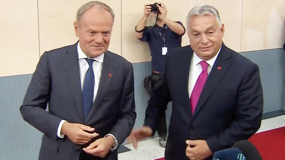 Tusk holt Orbán in Interview - und kann ihn kaum bremsen