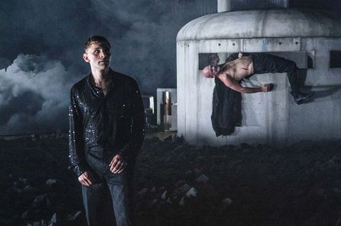 Paul Behren als "Hamlet" im Deutschen Schauspielhaus Foto: Just Loomis/Schauspielhaus Hamburge/dpa