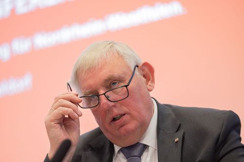 NRW-Sozialminister Karl-Josef Laumann (CDU) macht Vorschläge zur Reform des Bürgergelds. (Archivbild) Foto: Rolf Vennenbernd/dpa