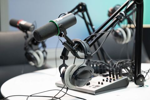 Es gibt wenig Interesse an Podcasts der grün-schwarzen Landesregierung. (Symbolbild) Foto: Sebastian Kahnert/dpa