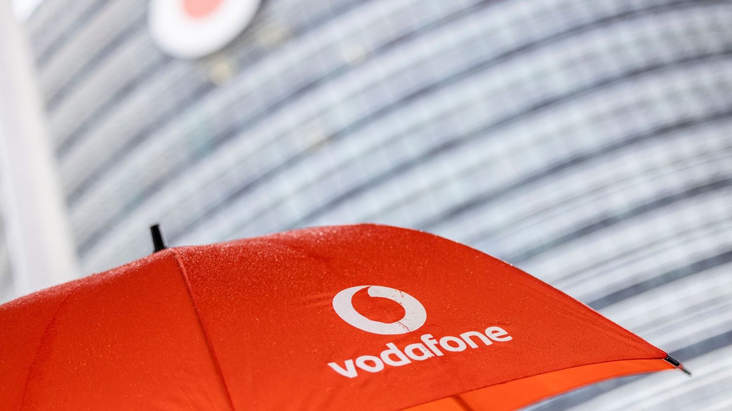 Internetverträge werden teurer - auch bei Vodafone. Foto: Thomas Banneyer/dpa