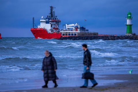 Wegen des stürmischen Wetters fallen am Sonntag alle Scandlines-Fähren zwischen Rostock und Gedser aus. (Symbolbild) Foto: Jens
