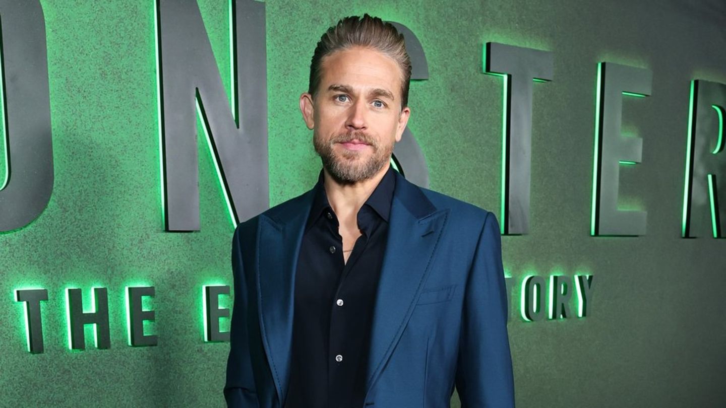 Charlie Hunnam bei der Premiere von "Monster: Die Geschichte von Ed Gein" in New York.